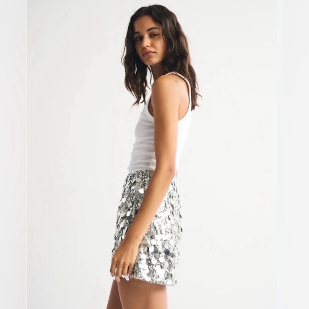Abercrombie & Fitch Scarlett Sequin
Mini Skort - Picture 2 of 13